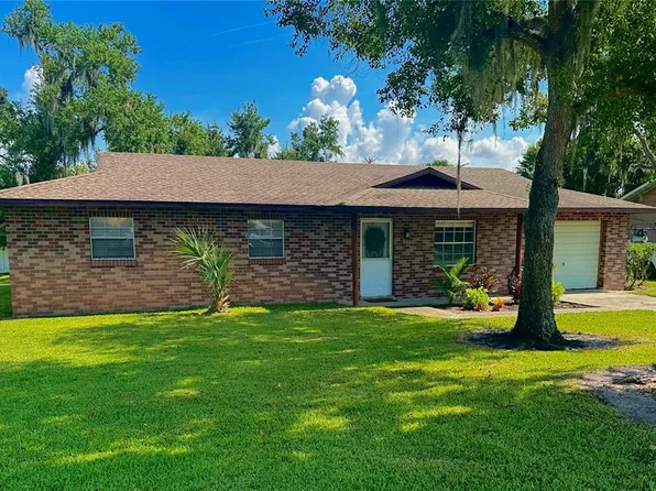 18 E Bay Ave, Yalaha, FL 34797