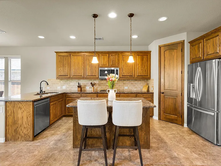 214 Crestbrook Dr — Photo 15