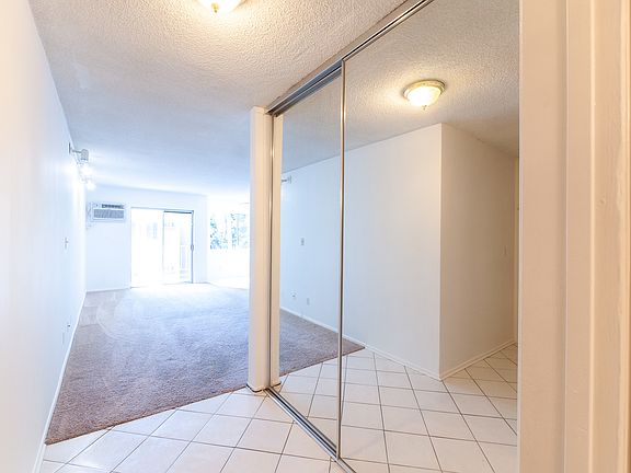 2nd image of 1011 Palm Ave APT 213
