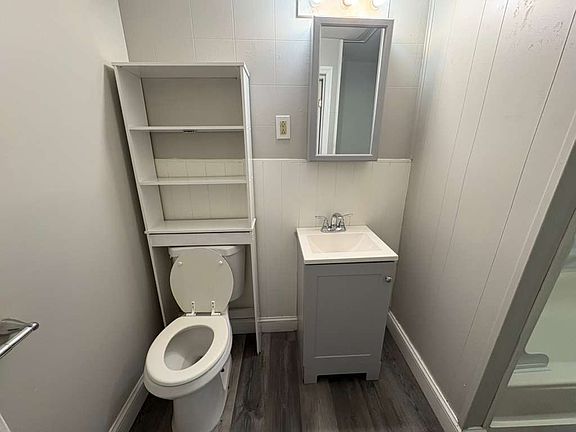 4th image of 400 1st St Unit 1