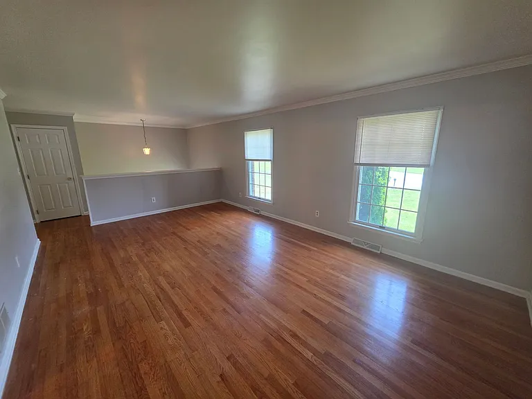 146 Honora Dr — Photo 6