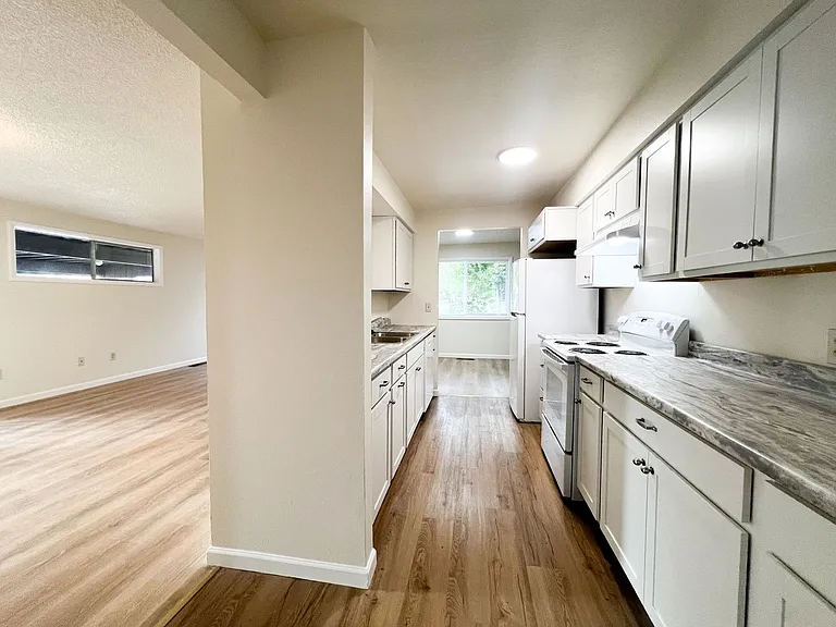 4195 Bristol Ct — Photo 22
