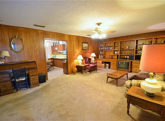 4th image of 1765 Desert Willow Dr