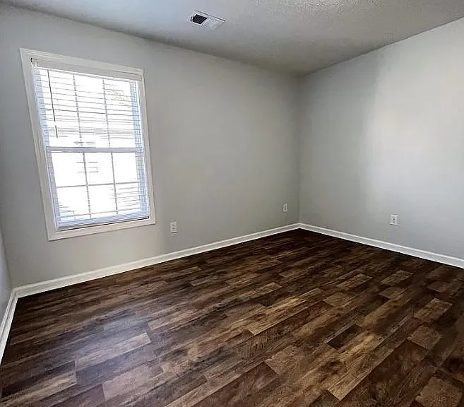 313 Castleburg Ln — Photo 19