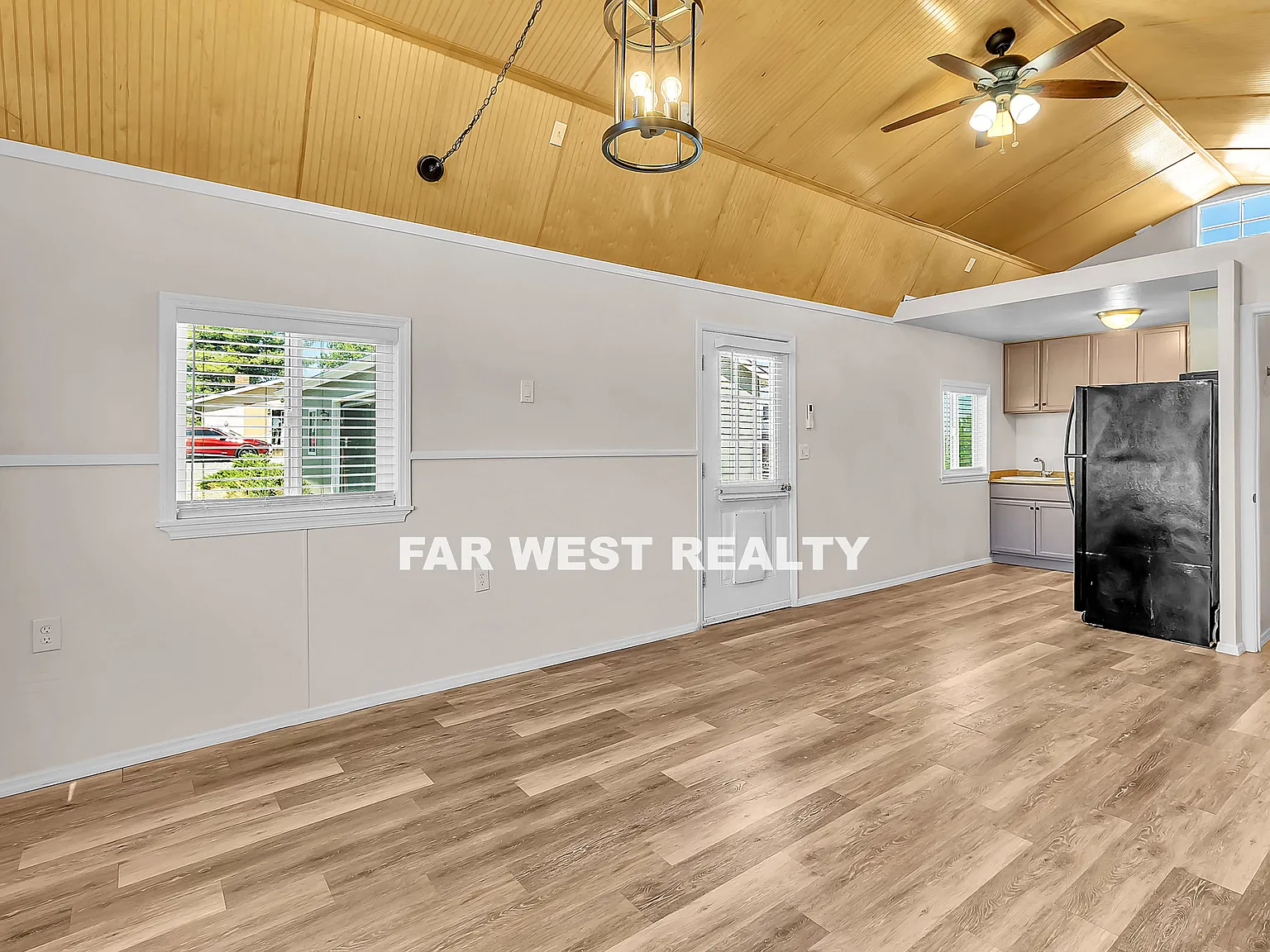 1 bed, 400 sqft, $900 — Photo 2