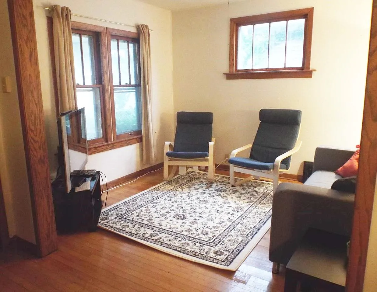 811 E Otjen St — Photo 2