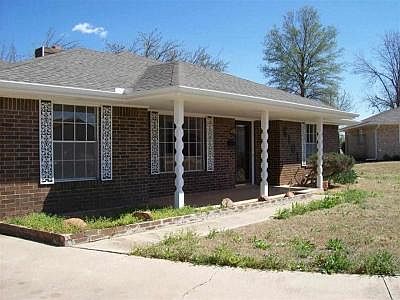 3rd image of 6101 NW Cheyenne Ave