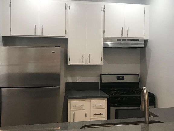 4th image of 2107 N Beachwood Dr APT 110