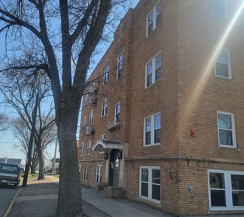 1st image of 821 Jackson St #201