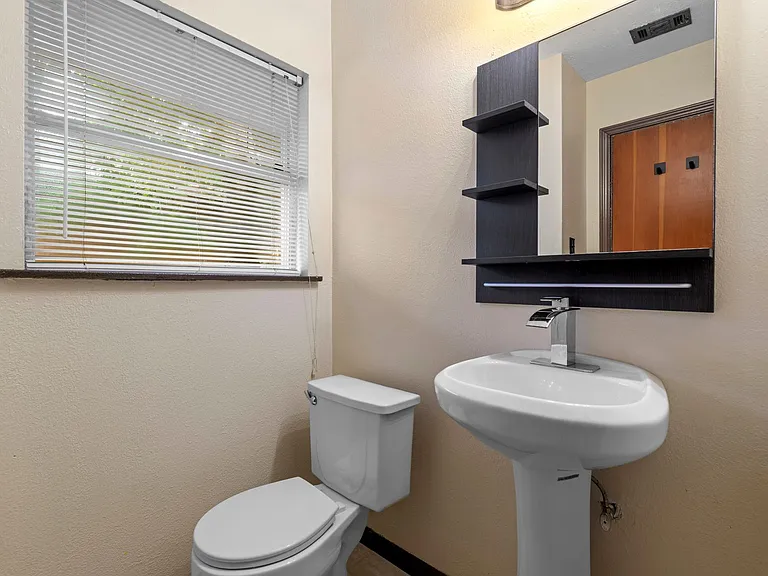 1027 Stonecrest Dr — Photo 21