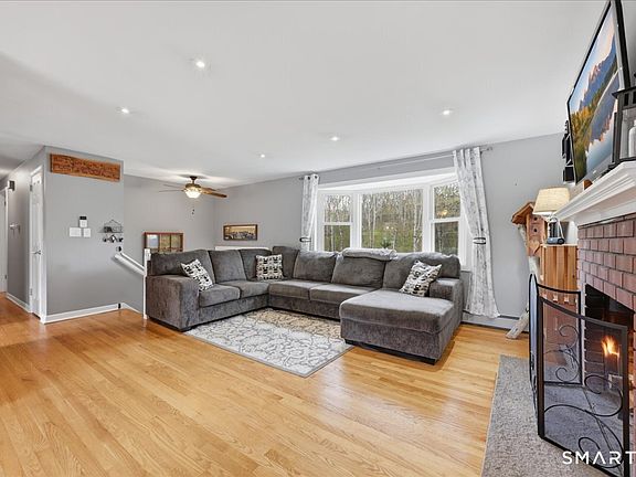5th image of 946 Shewville Road