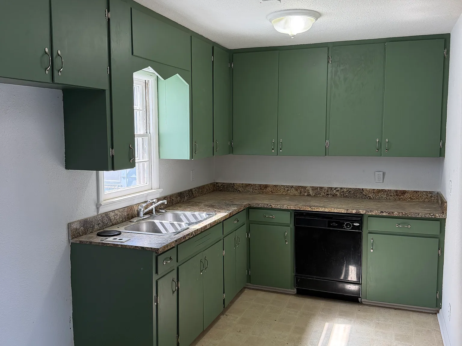 4 bed, 1184 sqft, $1,450 — Photo 4