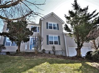 28 Village Rd, Kendall Park, NJ 08824