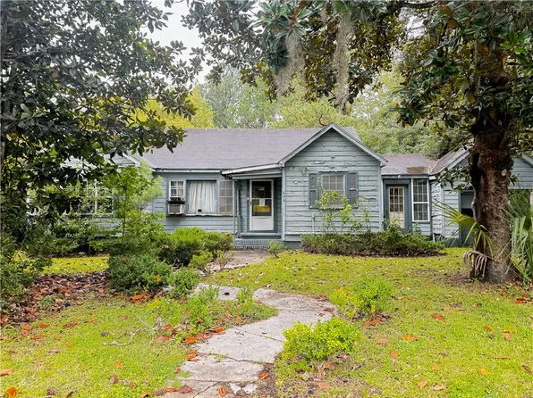 806 Bedell Ave, Woodbine, GA 31569