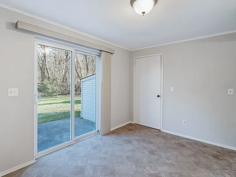302 Wakefield Rd #B — Photo 7