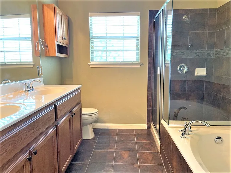 2409 Dovetail St — Photo 38