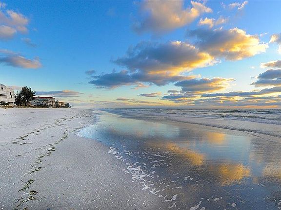 2nd image of 18650 GULF BOULEVARD #203