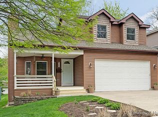 723 East St, Lemont, IL 60439