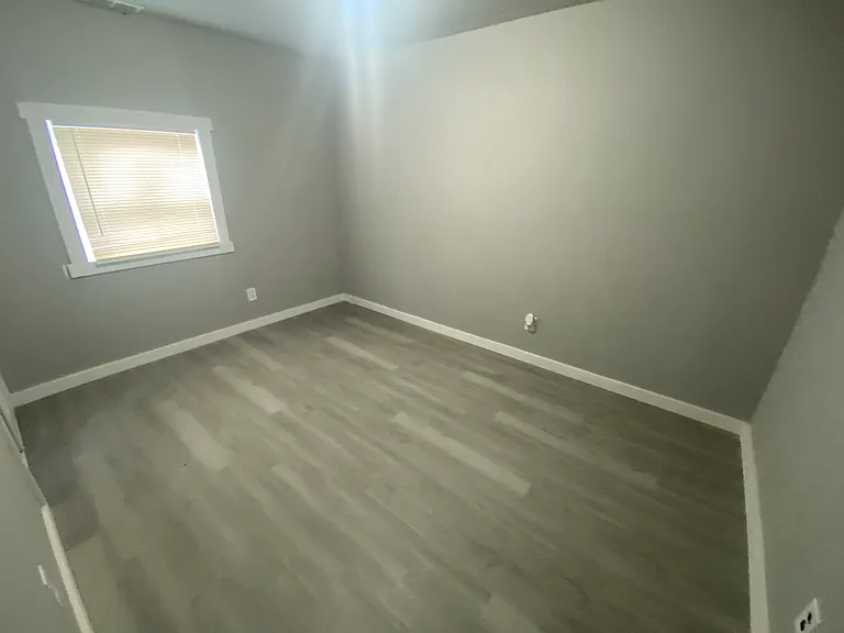 3957 Carolina St — Photo 3