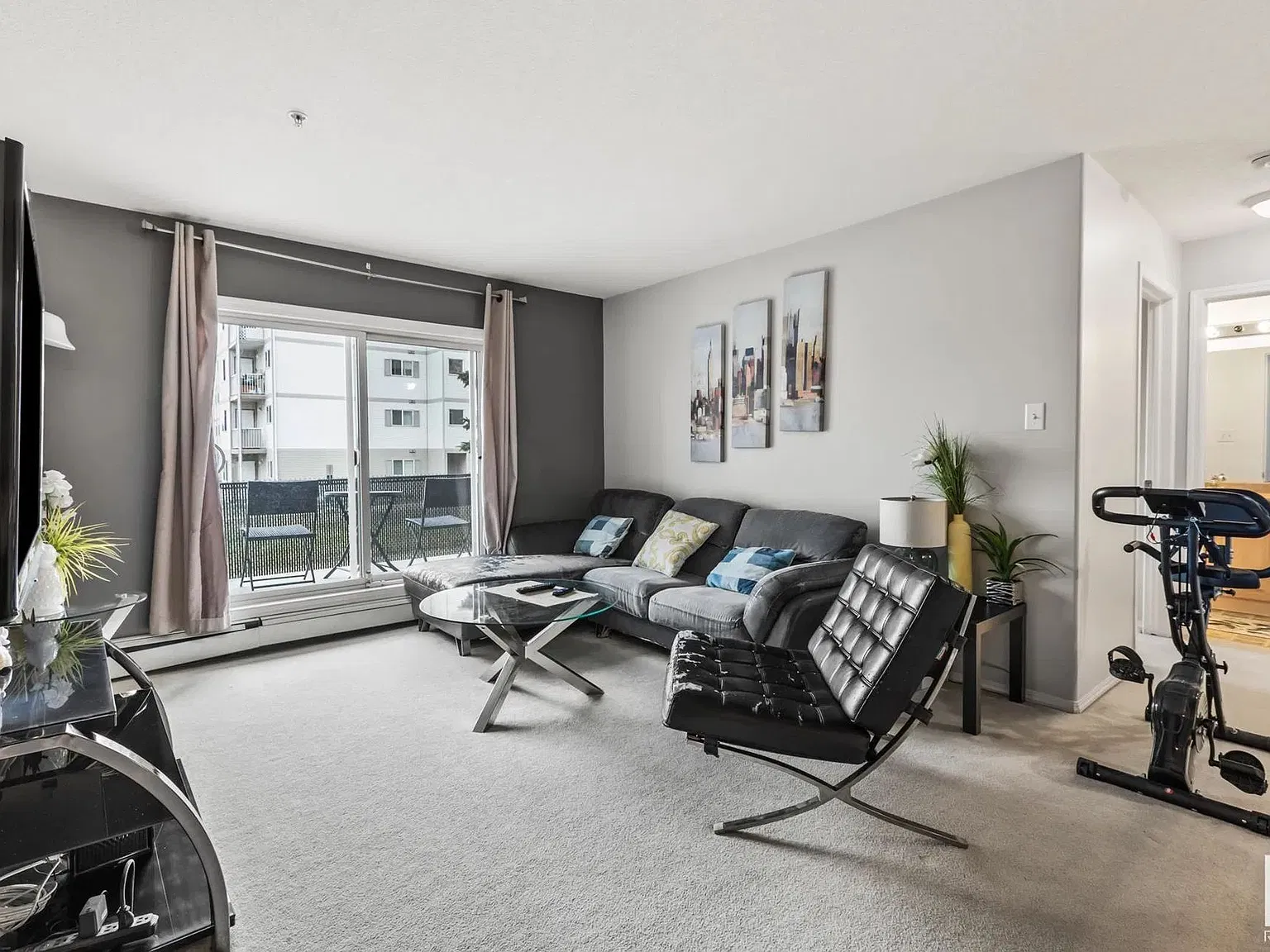 2 Bed 2 Bath Furnished Fort Gardens Fort Sask — Photo 3