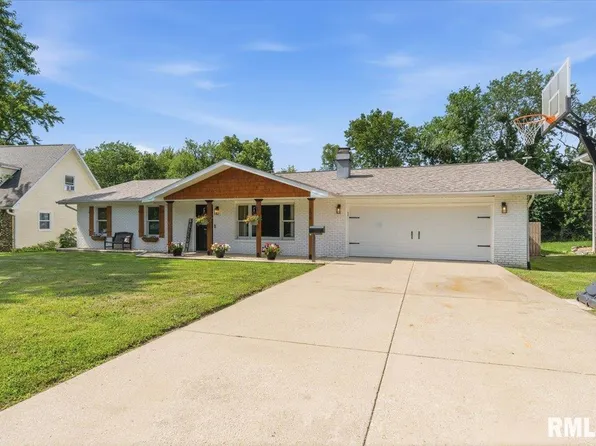 108 Cottonwood Dr, Chatham, IL 62629