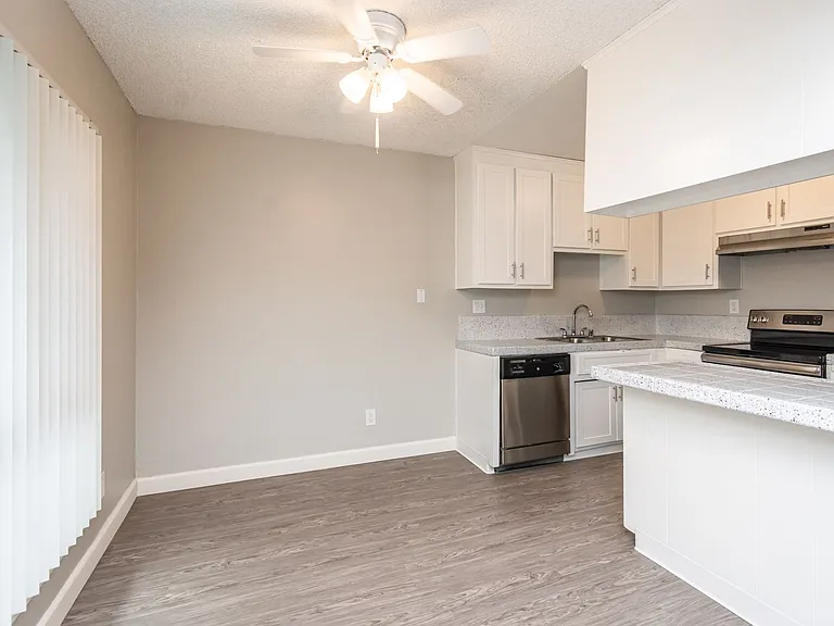 Villas at Greenhaven — Photo 30