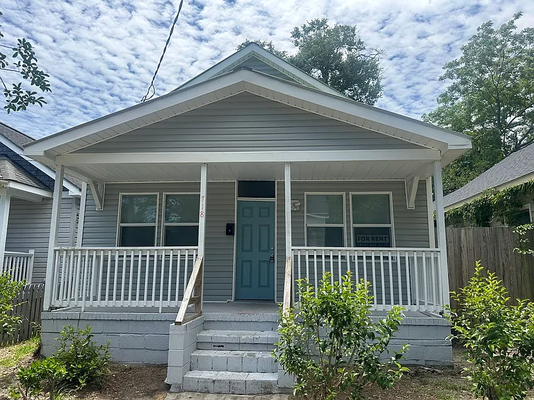 718 Queen St — Photo 12