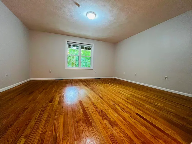 18 Dale St #8B — Photo 9
