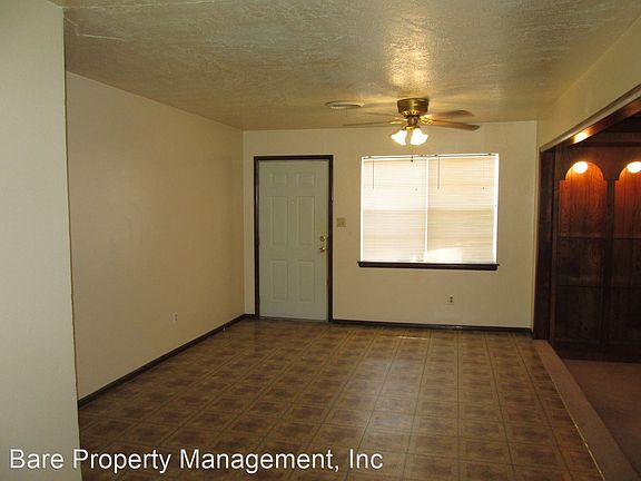2nd image of 1329 Lakecrest Dr