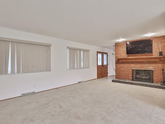 3rd image of 10167 Lochcrest Dr