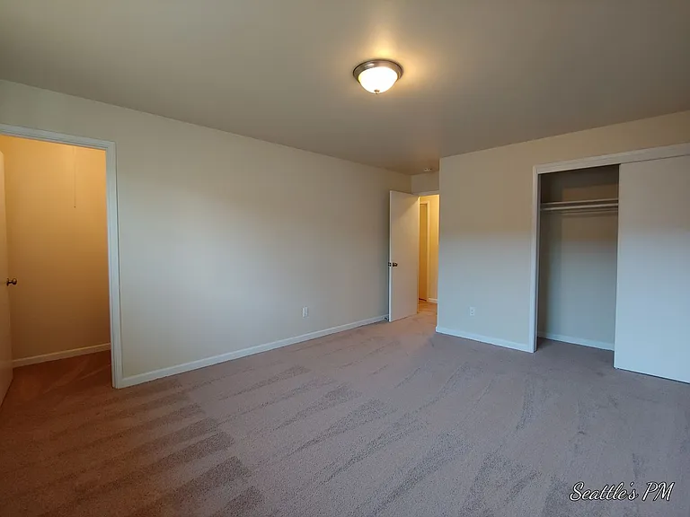 4127 California Ave SW — Photo 9