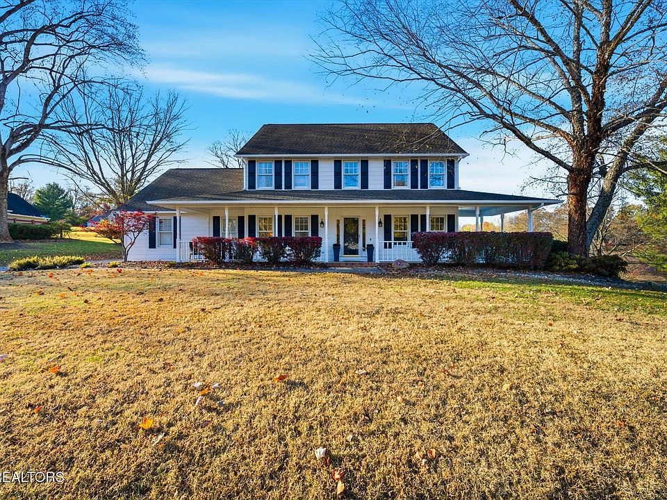 1st image of 717 Oxford Hills Dr
