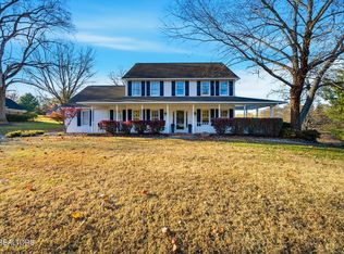 717 Oxford Hills Dr, Maryville, TN 37803