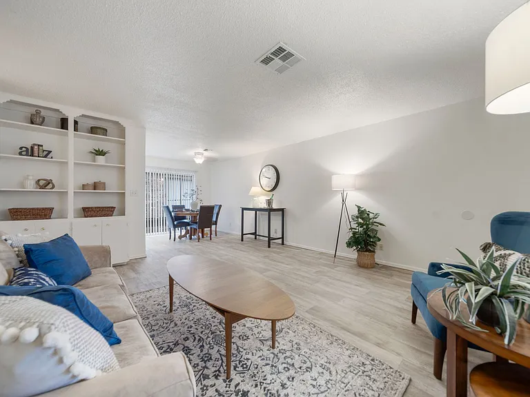 Park Villas Apartments — Photo 9