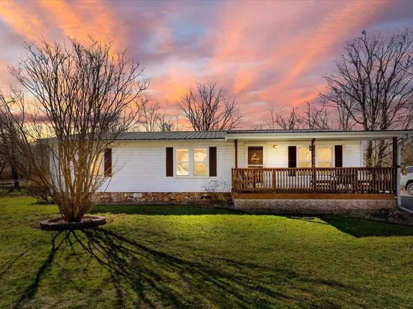 105 Peck St, Pembroke, VA 24136