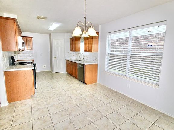 5th image of 9103 Grand Villa Ln