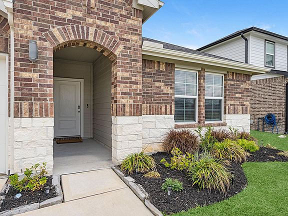 4th image of 923 Kinder Sky Ln