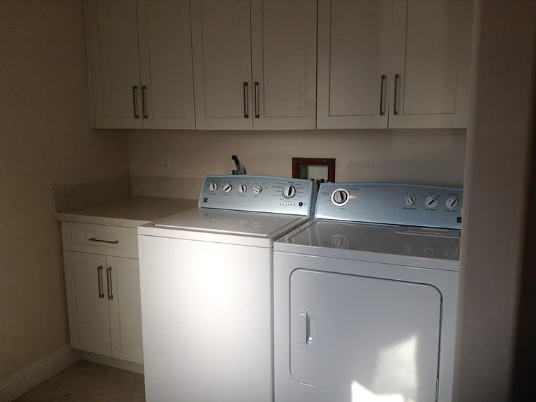 610 Amphitheatre Dr — Photo 24