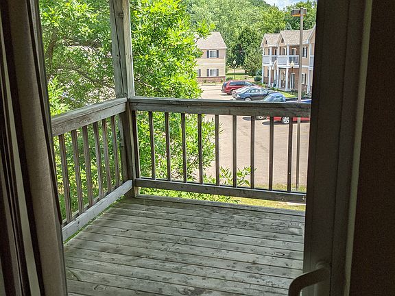 4th image of 1670 Wedgewood Dr #206