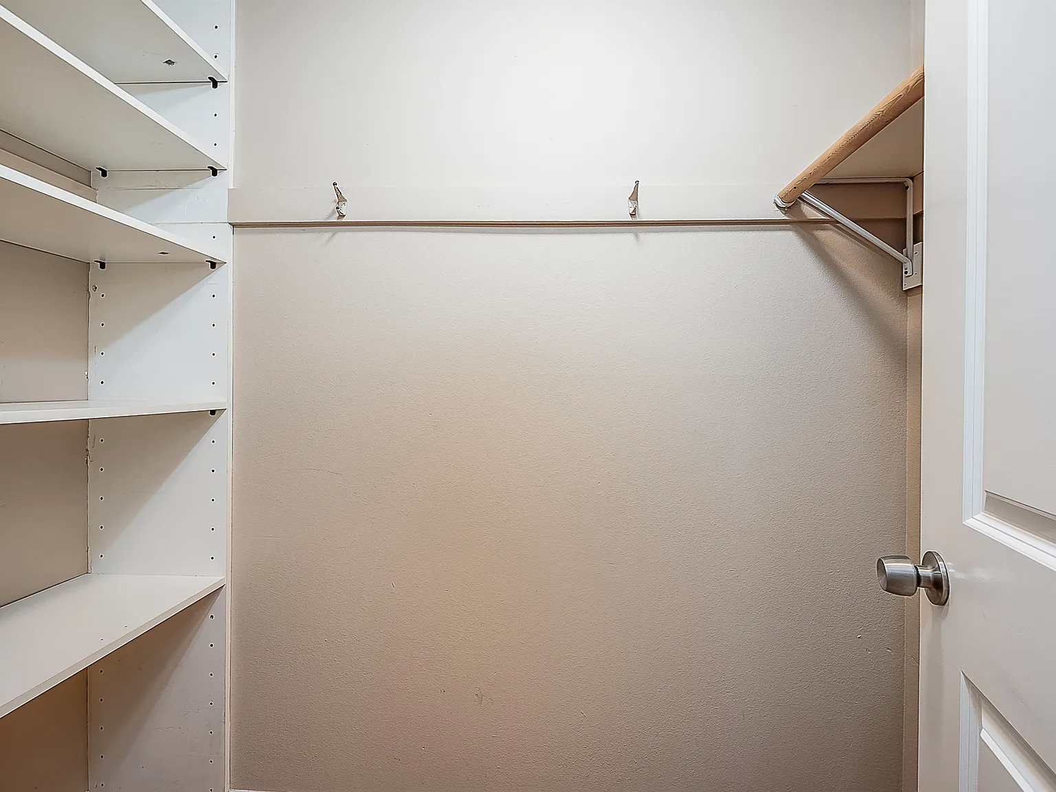 1 bed, 600 sqft, $1,985 — Photo 2