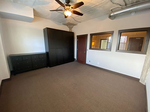 5th image of 959 Wealthy St SE Unit 22