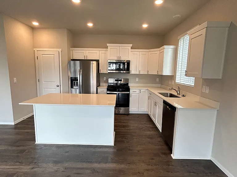 1361 SW Pendleton Way — Photo 6