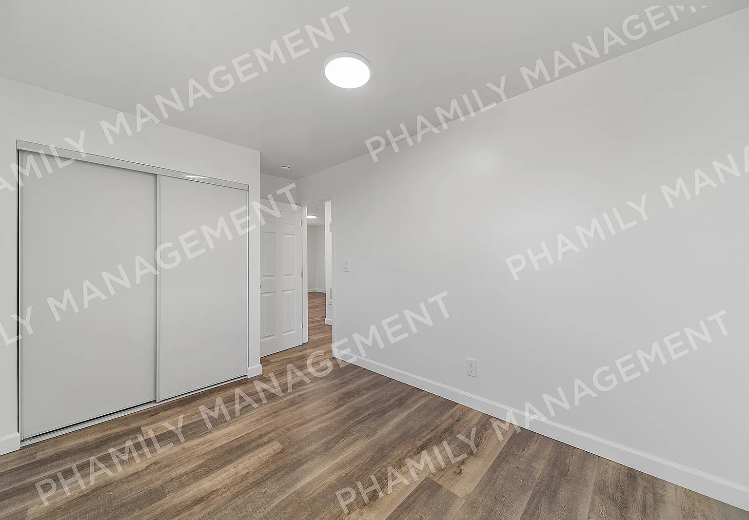 621 N Benton Way — Photo 2