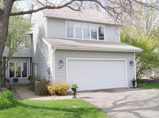 32 W Point Pl, Tonka Bay, MN 55331