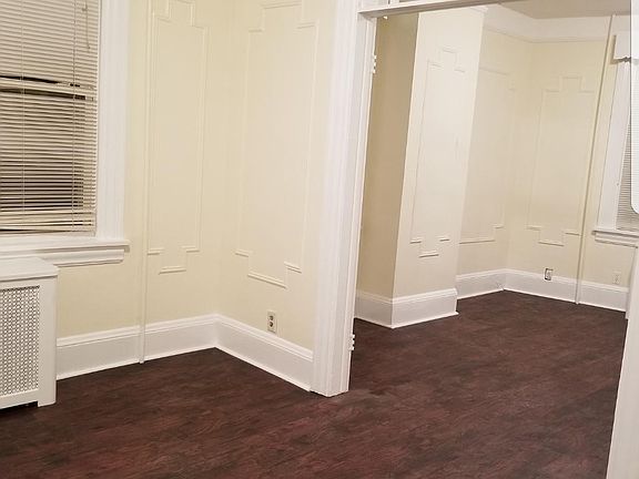 4th image of 287 Morsemere Ave #1