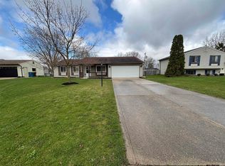 15007 Ashville Ct, Huntertown, IN 46748