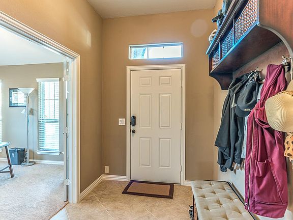 3rd image of 5339 Silktail Ct