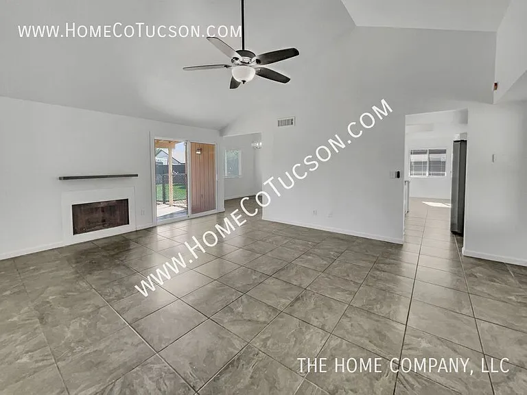 10002 E Stella Rd — Photo 6