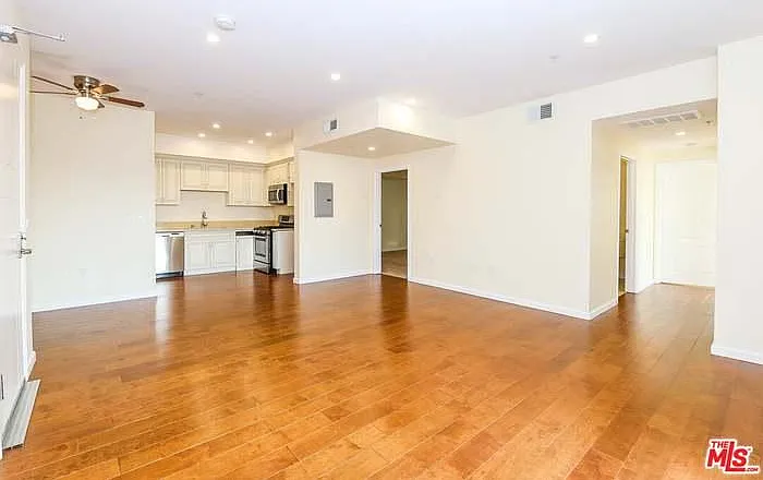155 S Oxford Ave #203 — Photo 4