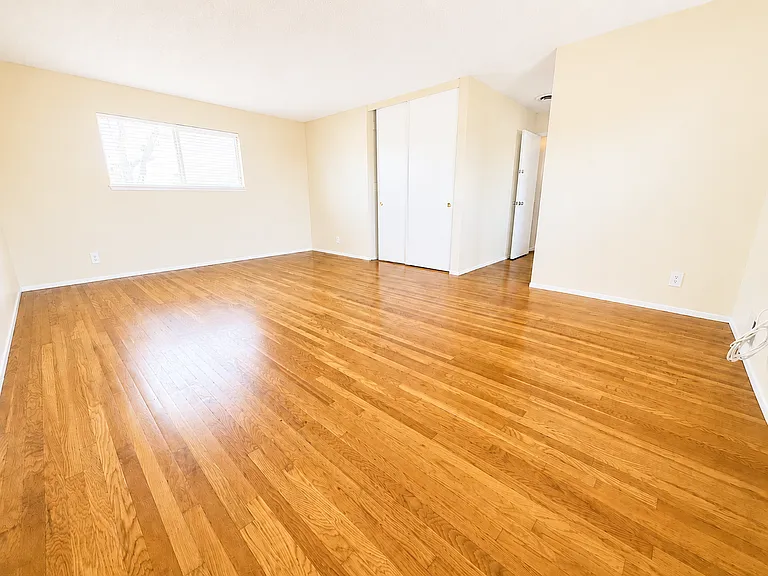 Bedroom 1 (Primary)
